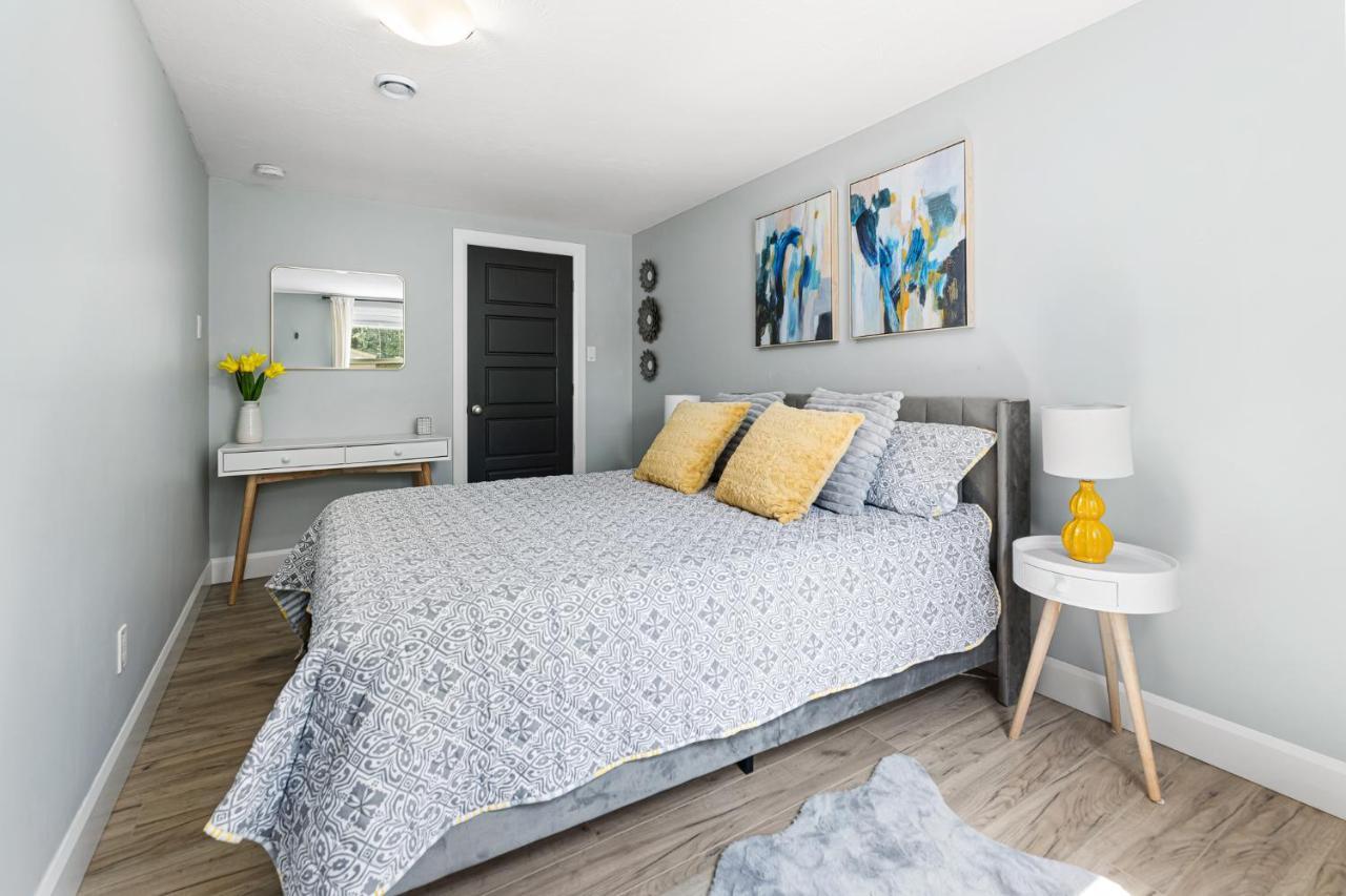 One Bedroom Apartment Moncton North ! Exterior foto
