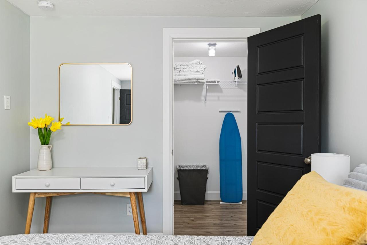 One Bedroom Apartment Moncton North ! Exterior foto